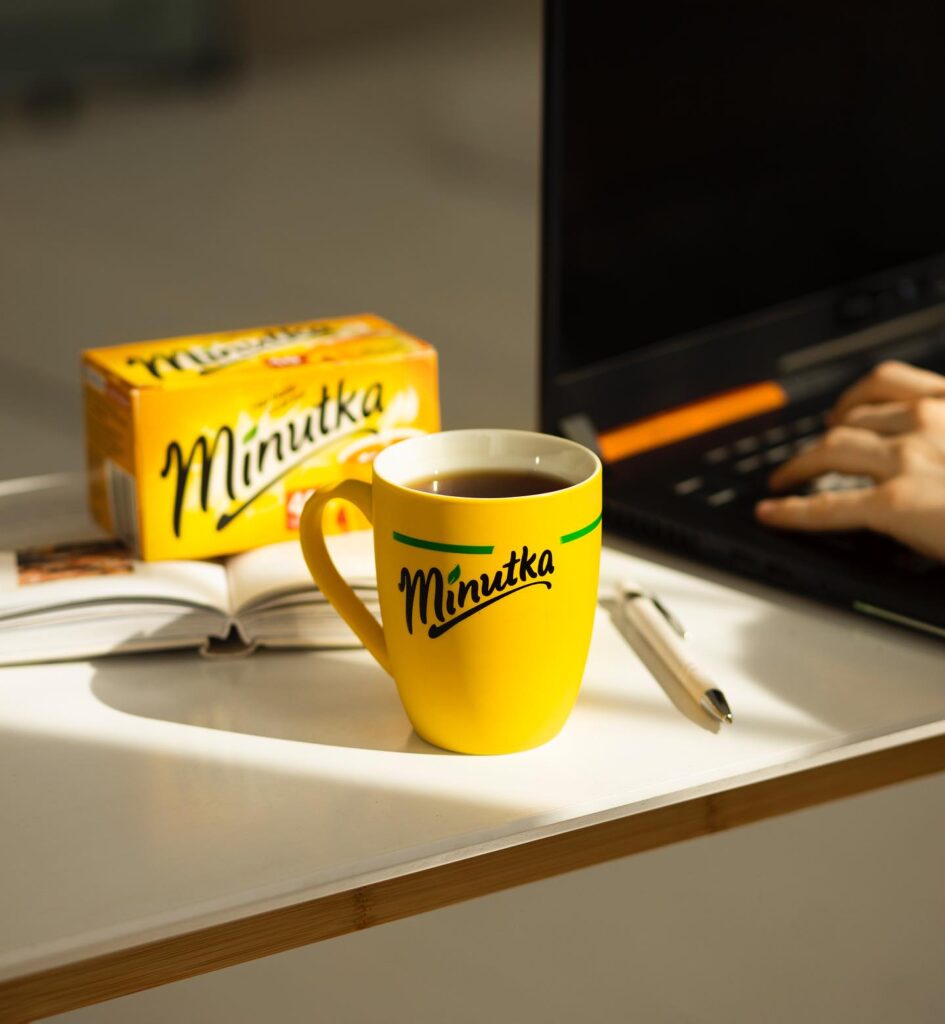 Рекламний постер чаю Minutka